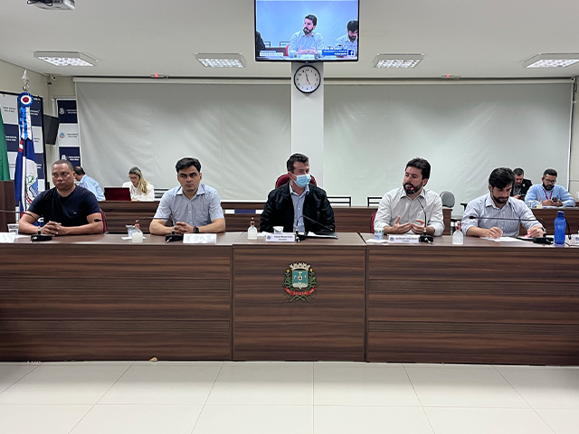 Municipalização de escolas públicas estaduais é discutida durante reunião especial na Câmara Municipal de Patos de Minas