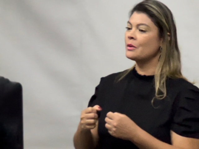 Câmara Municipal de Patos de Minas reinicia, de forma oficial e permanente, a tradução em Libras das sessões plenárias 