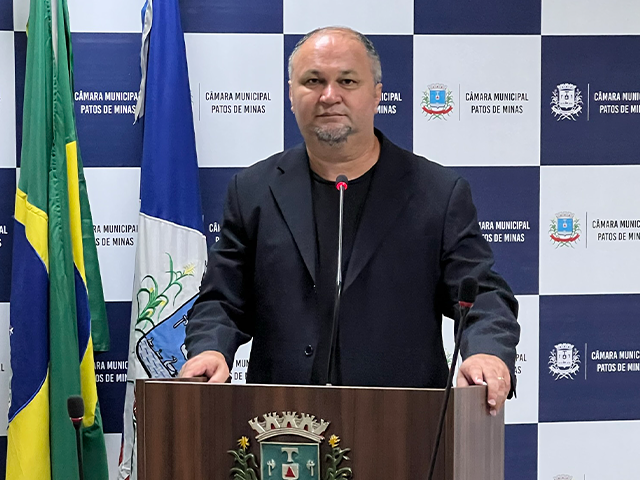 Ivanir Rosa de Oliveira é empossado como vereador na Câmara Municipal de Patos de Minas