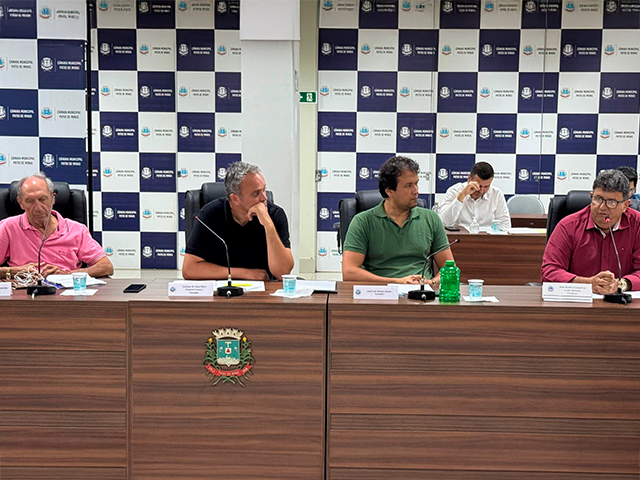 Vereadores e autoridades de segurança debatem projeto que prevê aplicação de multas a pessoas flagradas usando drogas ilícitas em áreas públicas