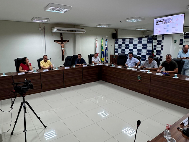 Vereadores participam de reunião remota para discutir projeto de manejo de resíduos sólidos por gestão associada