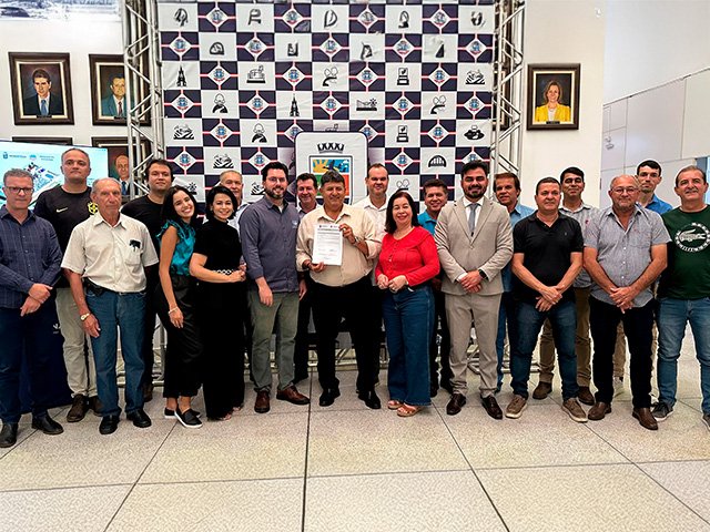 Câmara Municipal de Patos de Minas participa da assinatura da Ordem de Serviço referente à reforma do Palácio dos Cristais, futura sede do Legislativo Patense.