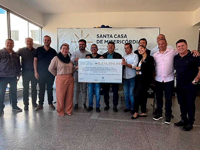 Em ato simbólico, Câmara Municipal de Patos de Minas entrega emendas impositivas à Santa Casa
