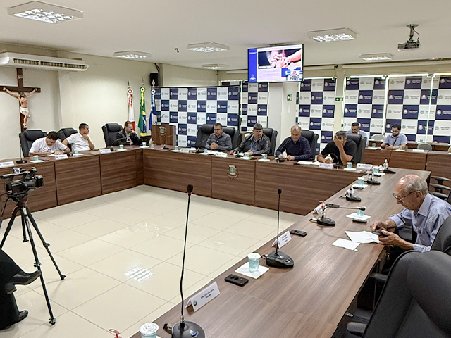Em Reunião Especial, presidente da Santa Casa de Misericórdia apresenta prestação de contas à Câmara Municipal 