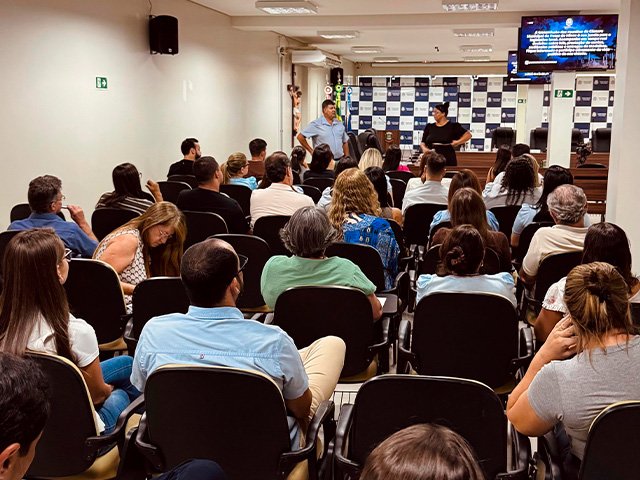 Câmara e Prefeitura promovem treinamento sobre Conecta Patos e Ouvidoria