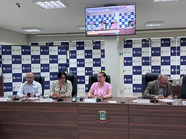  Vereadores, secretários municipais e educadores debatem sobre Concurso Municipal da Educação  